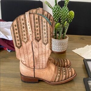 Tan and Brown Western Cowboy Boots